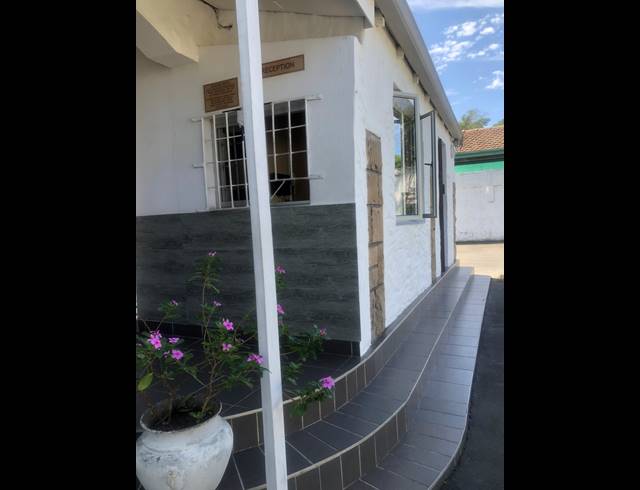 400M² LODGE FOR SALE IN PARK HILL